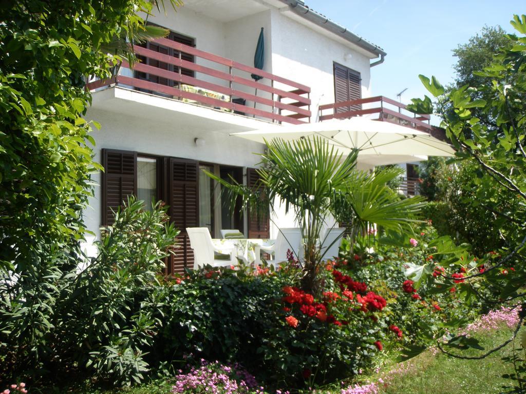 Apartments Barbara Poreč Exteriör bild